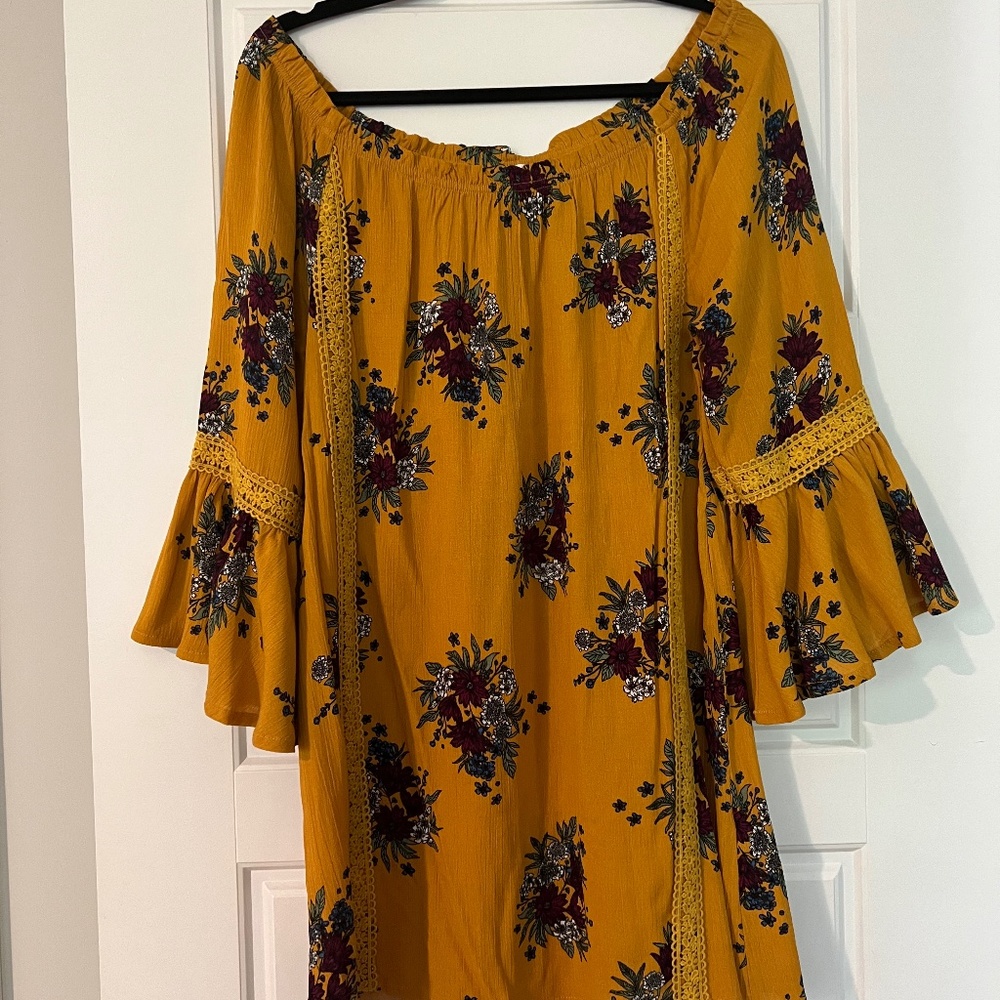 BNWT boho peasant off-the-shoulder dress with bell sleeves - medium